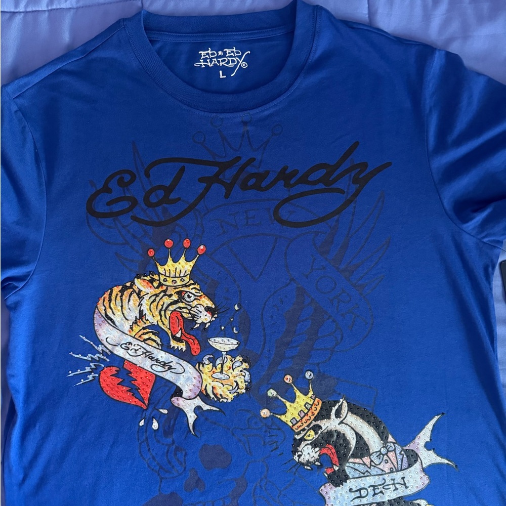 Ed Hardy Blue Short Sleeve Tee with Tiger & Panther Crowns - Picture 2 of 6